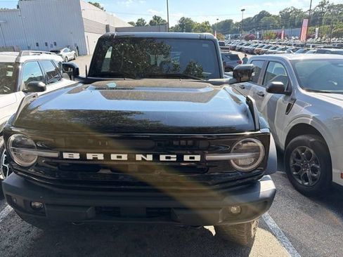 Used 2024 Ford Bronco Outer Banks AWD/4WD image 2
