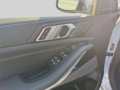 Certified 2026 BMW X7 xDrive40i w/ M Sport Package image 12