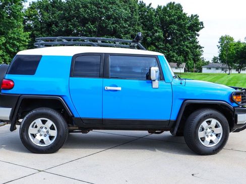 Used 2007 Toyota FJ Cruiser 4WD w/ Upgrade Pkg 1 image 5