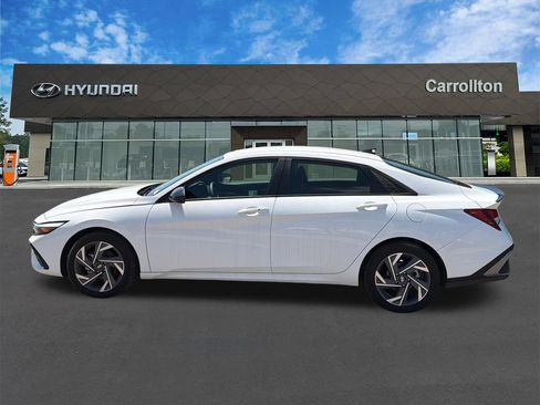 Certified 2025 Hyundai Elantra Sport FWD image 8