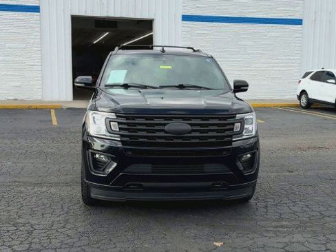 Used 2021 Ford Expedition Max XLT image 3