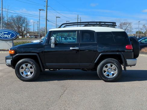 Used 2010 Toyota FJ Cruiser 4WD image 5