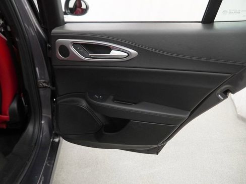 Used 2024 Alfa Romeo Giulia Veloce image 43