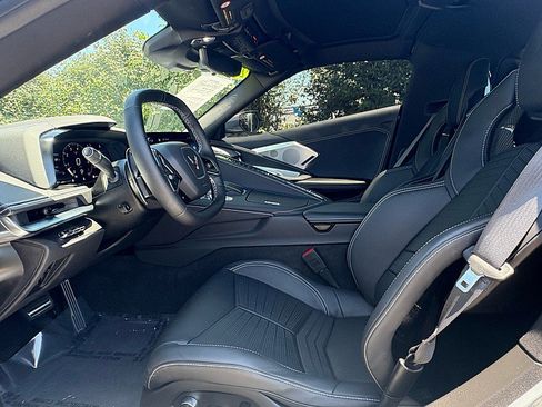 Used 2024 Chevrolet Corvette Stingray 2LT w/ Z51 Performance Package image 11