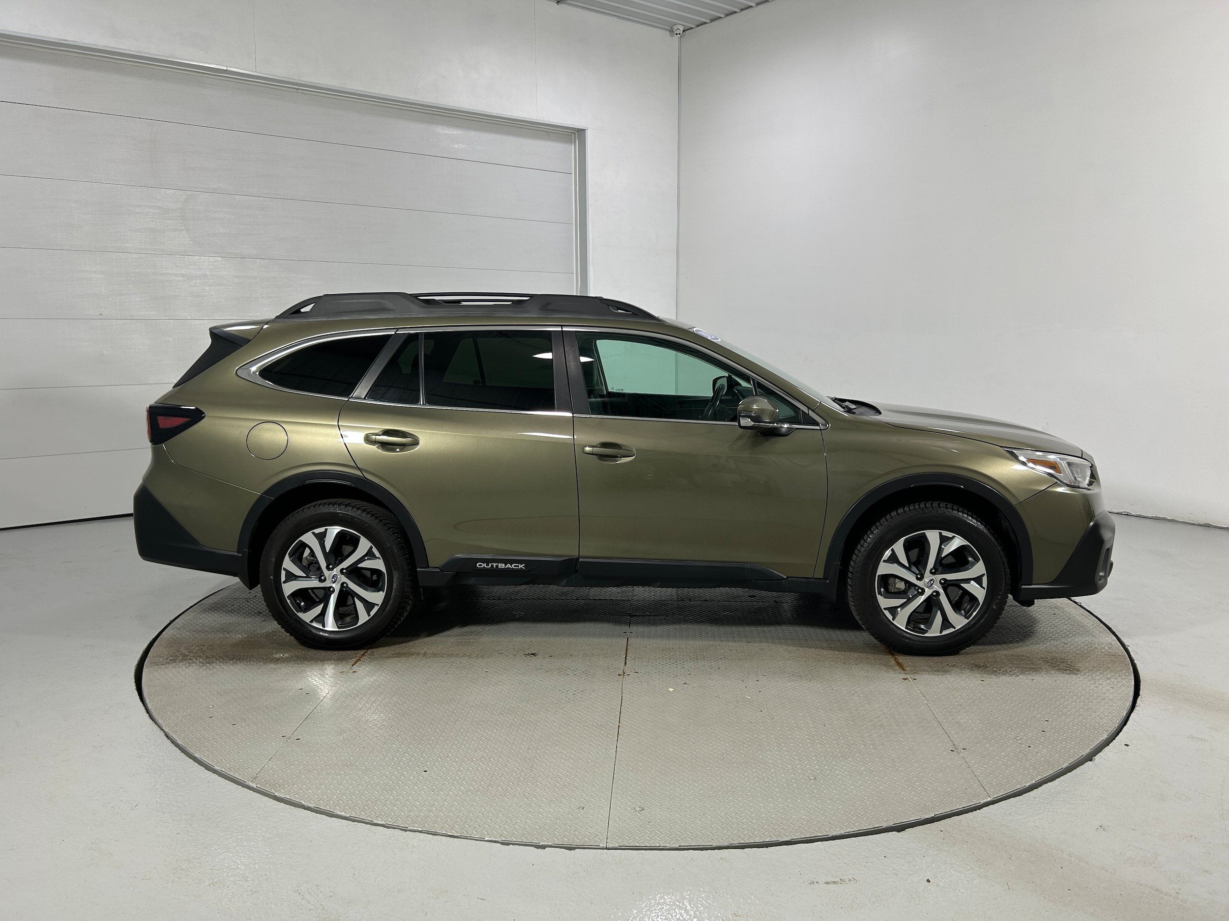 Used 2020 Subaru Outback Limited AWD/4WD image 39