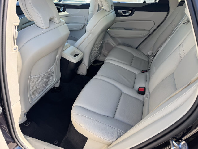 Used 2024 Volvo XC60 B5 Plus w/ Protection Package Premier AWD/4WD image 17