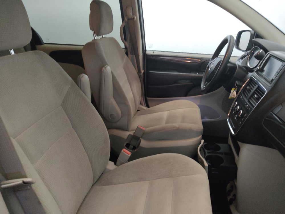 Used 2019 Dodge Grand Caravan SE w/ UConnect Hands-Free Group FWD image 21