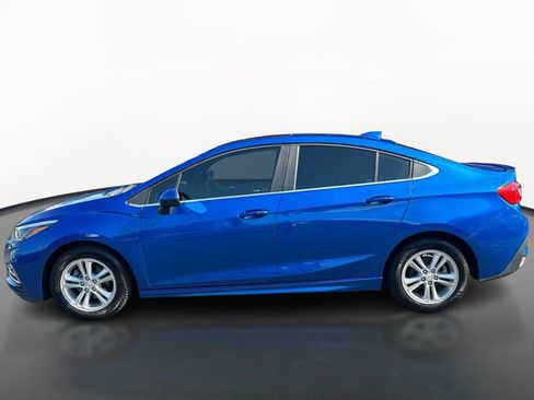 Used 2018 Chevrolet Cruze LT w/ LT True North Edition FWD image 6