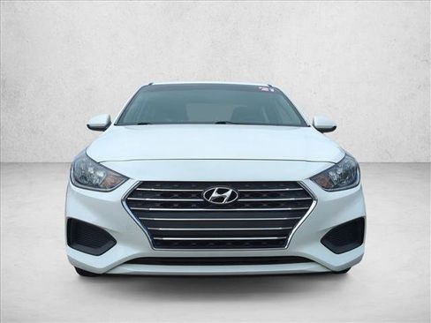 Used 2021 Hyundai Accent SE image 2