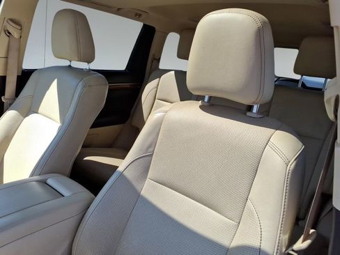 Used 2017 Toyota Highlander Limited FWD image 17
