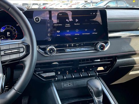 Used 2024 Chevrolet Colorado Z71 image 17