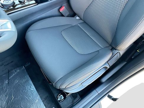 Certified 2025 Kia Sportage LX AWD/4WD image 18