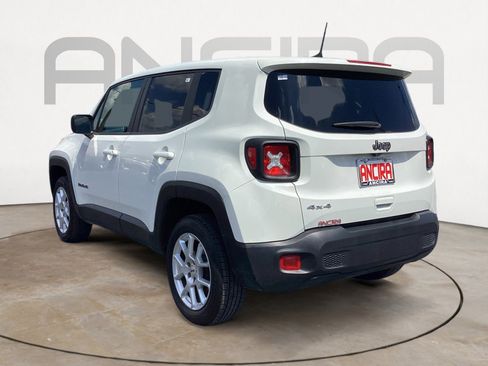 Used 2023 Jeep Renegade Latitude AWD/4WD image 9