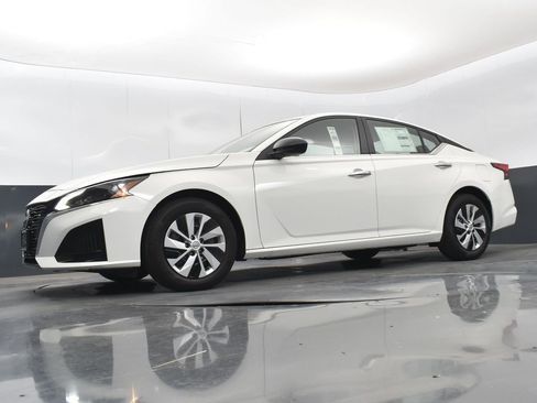 Used 2025 Nissan Altima 2.5 S image 37