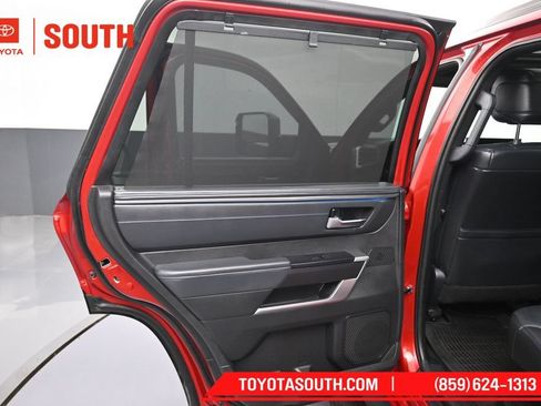 Used 2023 Toyota Sequoia Platinum AWD/4WD image 33