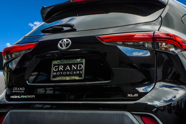 Used 2023 Toyota Highlander XLE FWD image 33