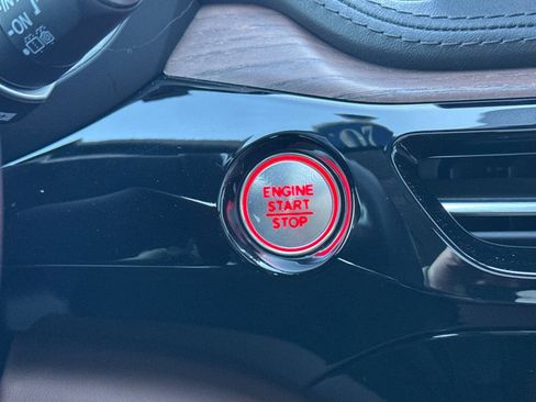 Certified 2025 Acura MDX w/Advance Package image 29