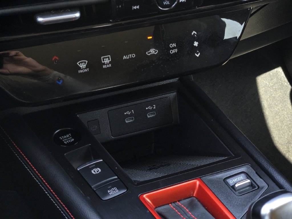 Certified 2025 Nissan Kicks SR AWD/4WD image 21