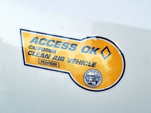 Used 2022 Tesla Model Y Long Range image 5