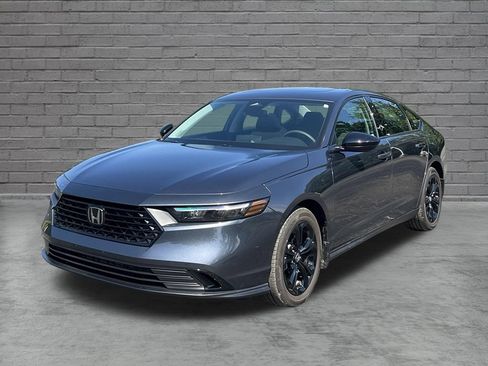 Used 2025 Honda Accord SE image 6