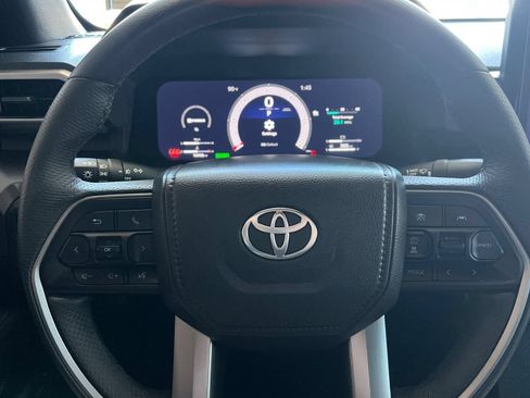 Used 2025 Toyota Tacoma TRD Sport AWD/4WD image 19