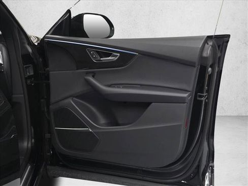 New 2026 Audi Q8 Premium image 10