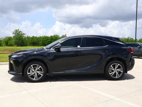 Used 2023 Lexus RX 350 Premium w/ Cold Area Package FWD image 2
