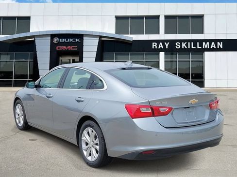 Used 2025 Chevrolet Malibu LT FWD image 4
