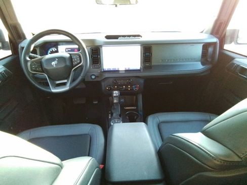 Used 2024 Ford Bronco Black Diamond image 10