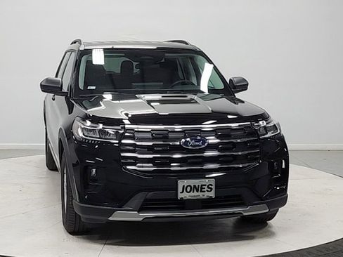 New 2026 Ford Explorer Active w/ Active Comfort Package RWD image 2