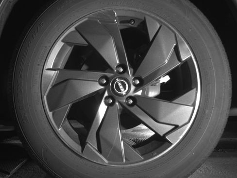 Used 2025 Nissan Rogue SV image 14