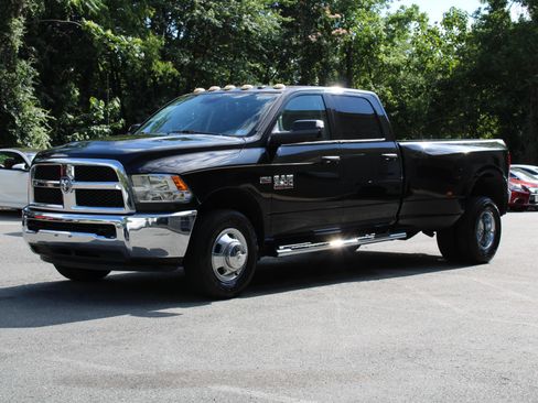 Used 2016 RAM 3500 Tradesman w/ Chrome Appearance Group RWD image 4