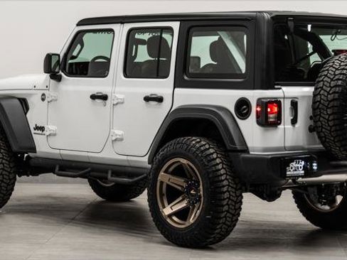 Used 2026 Jeep Wrangler Unlimited Sport image 9