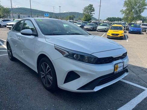 Certified 2023 Kia Forte LXS FWD image 6