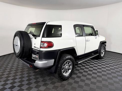 Used 2013 Toyota FJ Cruiser 4WD image 8