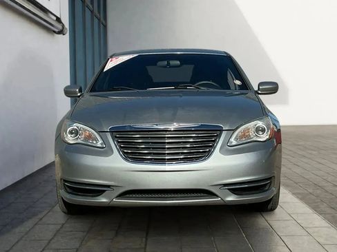 Used 2014 Chrysler 200 Touring image 8