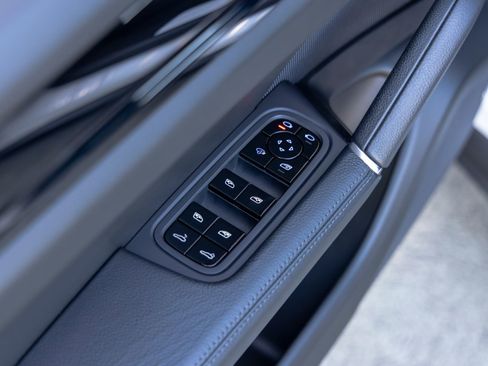 Certified 2021 Porsche Cayenne AWD/4WD image 24