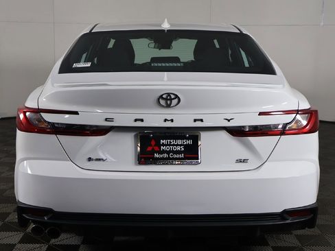 Used 2025 Toyota Camry SE image 10