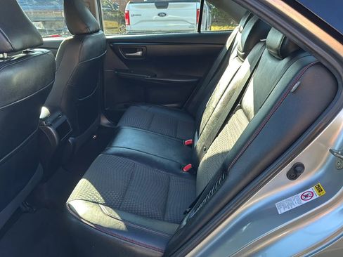 Used 2015 Toyota Camry SE w/ Moonroof Package image 11