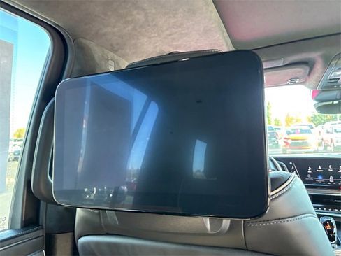 Used 2021 Cadillac Escalade ESV Sport Platinum image 16