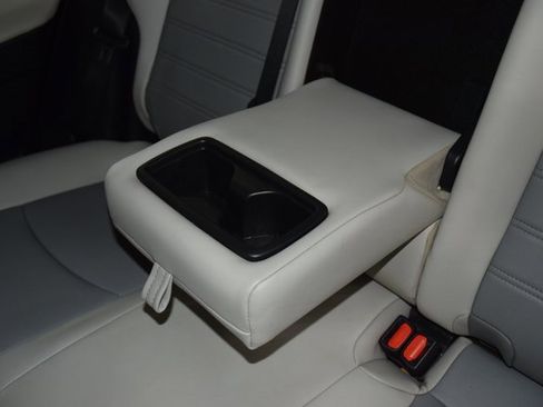 Used 2024 GMC Yukon Denali Ultimate image 45