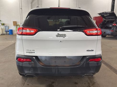 Used 2017 Jeep Cherokee Latitude w/ Comfort/Convenience Group image 5
