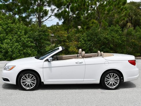 Used 2012 Chrysler 200 Limited FWD image 27