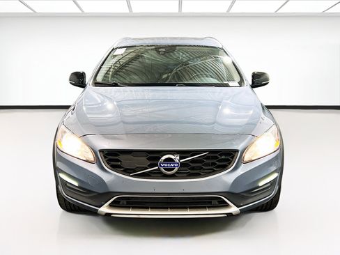 Used 2018 Volvo V60 T5 Cross Country w/ Convenience Package AWD/4WD image 2