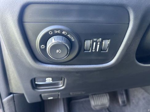 Used 2022 Jeep Grand Cherokee Summit AWD/4WD image 17