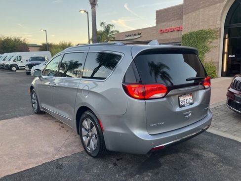 Used 2018 Chrysler Pacifica Limited w/ Advanced Safetytec Group image 11