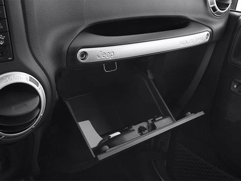 Used 2014 Jeep Wrangler Rubicon w/ Connectivity Group image 39