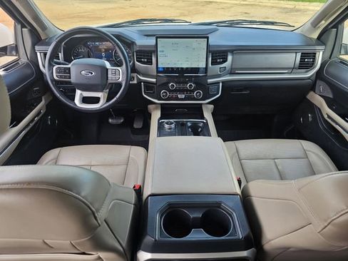 Used 2023 Ford Expedition XLT image 8