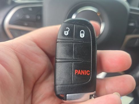 Used 2022 Jeep Grand Cherokee Laredo E RWD image 20