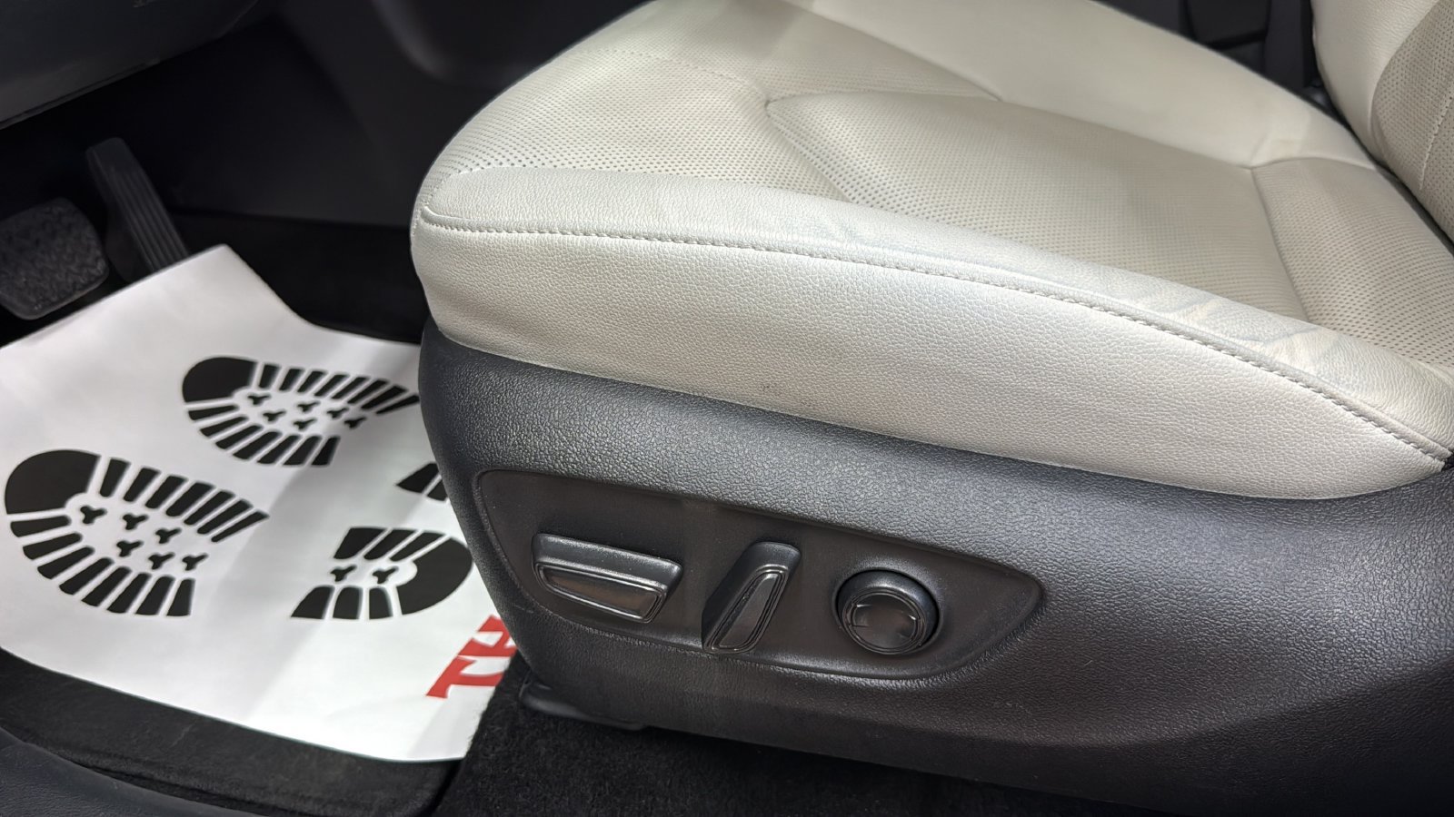 Used 2025 Toyota Grand Highlander AWD image 10